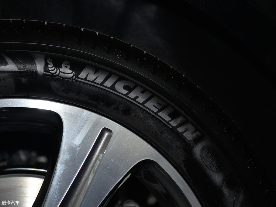 2018��YE�� E 200L �\����