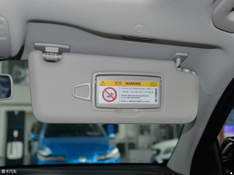 2018��YE�� E 200L �\����