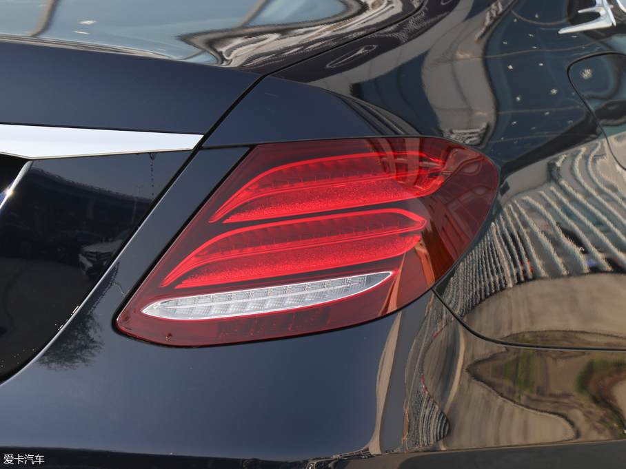 2018YE(j) Ŀ E 300 L A