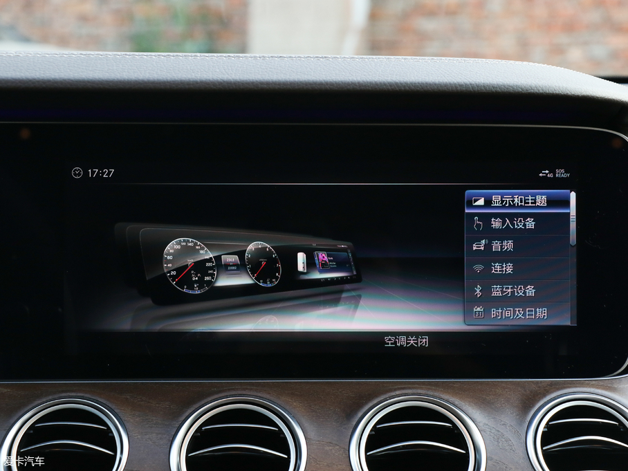 2018YE Ŀ E 300 L A