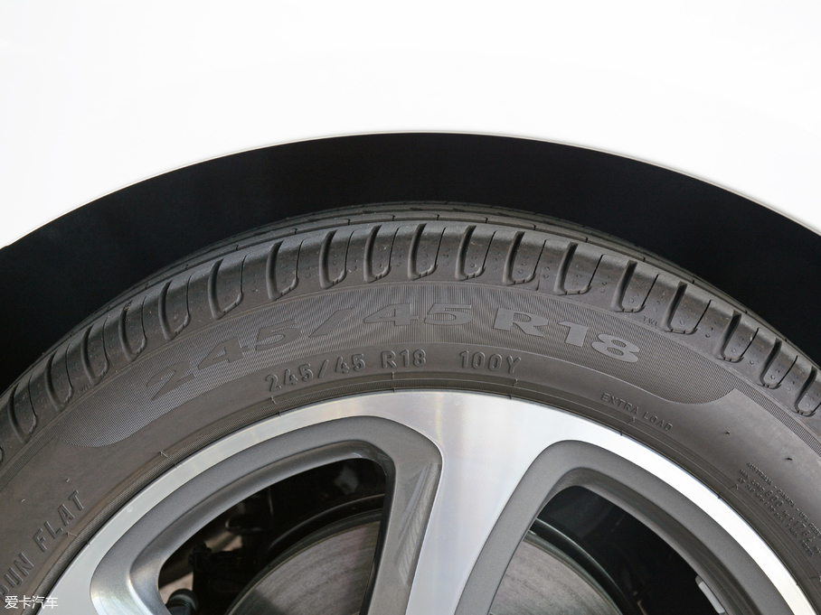 2018YE Ŀ E 300 L \ӺA