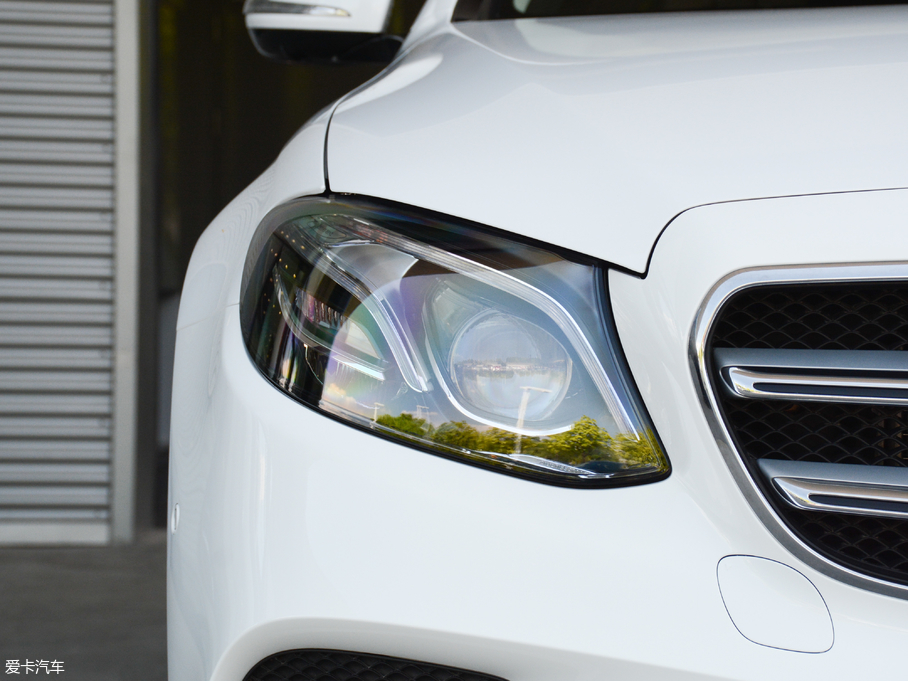 2018YE Ŀ E 300 L \ӺA