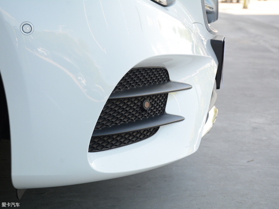 2018YE Ŀ E 300 L \ӺA