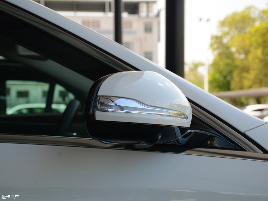 2018YE Ŀ E 300 L \ӺA