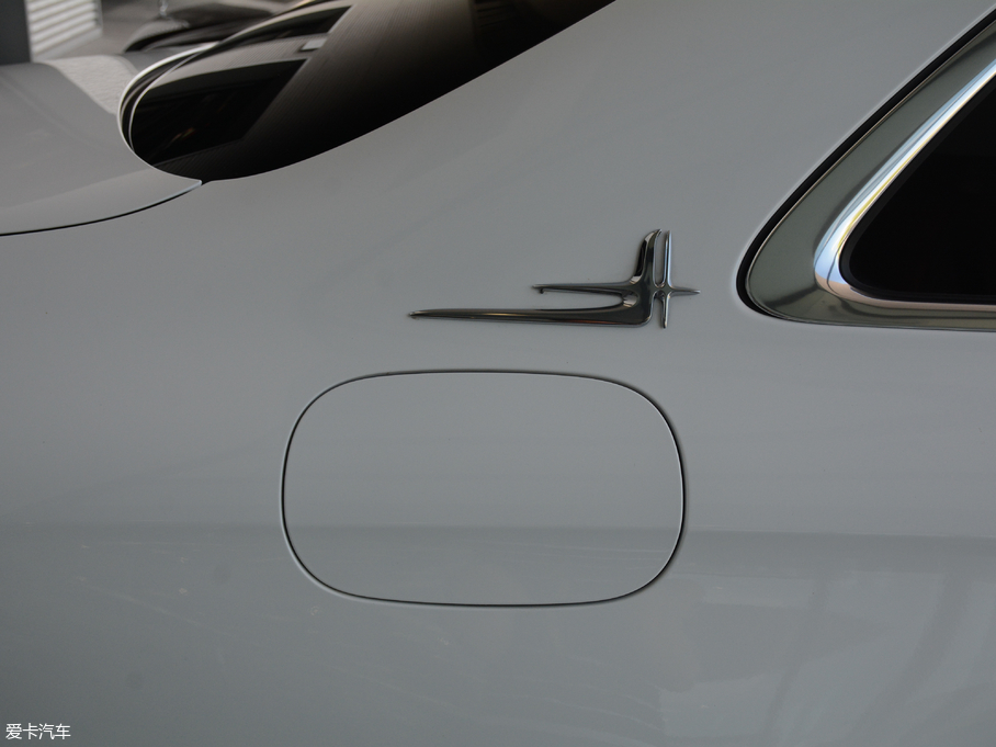 2018YE Ŀ E 300 L \ӺA