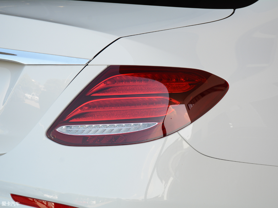 2018YE(j) Ŀ E 300 L \(yn)(dng)A