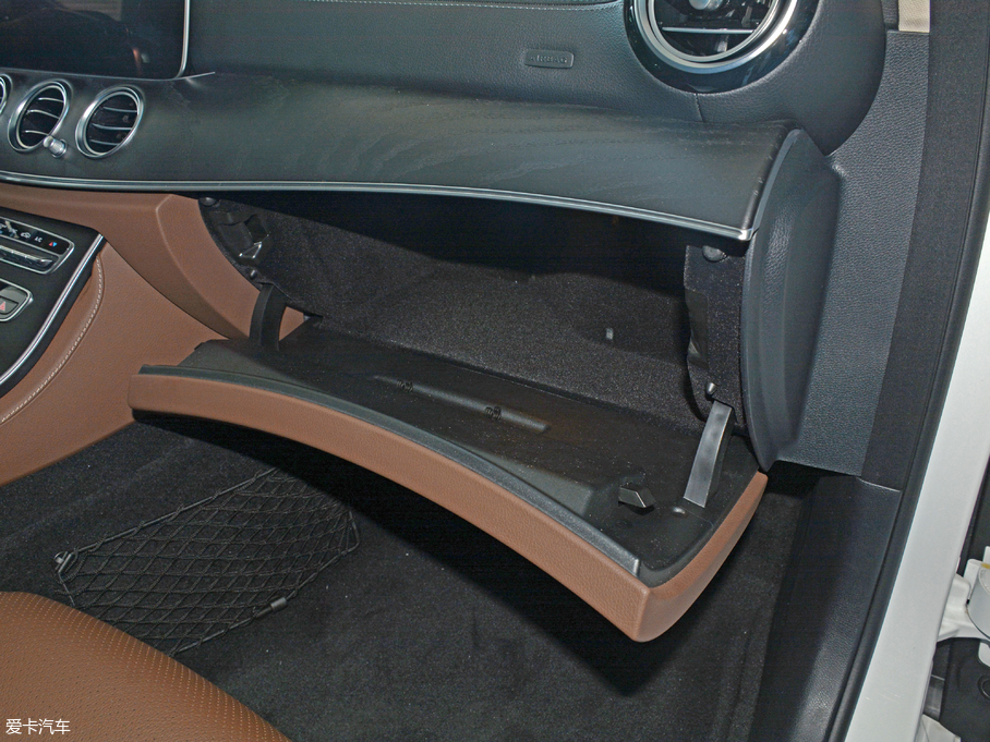 2018YE Ŀ E 300 L \ӺA