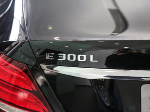 2018E 300L \ӺA ^