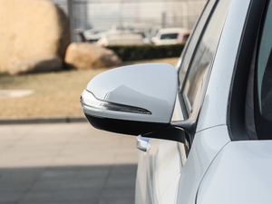 2018E 200L 4MATIC \ ^