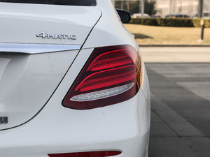 2018E 200L 4MATIC \ β