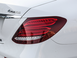 2018E 200L 4MATIC \ ^