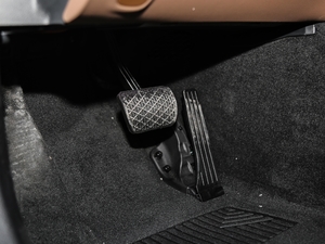 2018E 200L 4MATIC \ п؅^