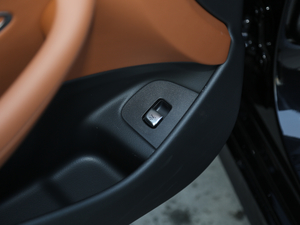 2018E 200 \Ӱ п؅^(q)