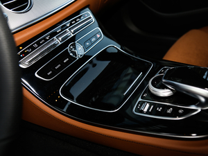 2018E 200 \Ӱ п؅^(q)