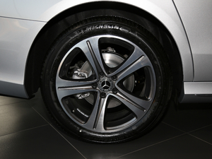 2018E 200L \(yn) ݆Ȧ