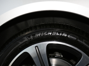 2018E 200L \(yn) ݆̥Ʒ