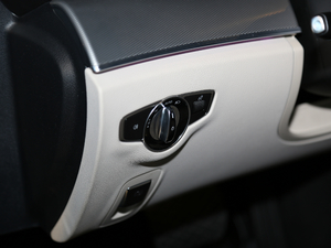 2018E 200 4MATIC \ п؅^