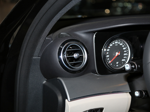 2018E 200 4MATIC \ п؅^