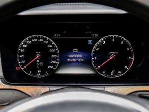 2018款E 300L 时尚型 仪表