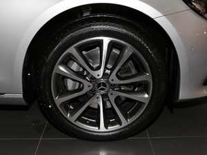 2018E 200L 4MATIC ݆Ȧ