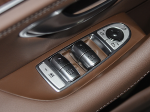 2018E 200L 4MATIC {܇ƅ^(q)	