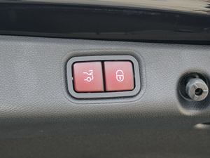 2018E 200L 4MATIC \(yn)(dng) g