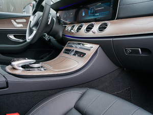 2018款E 200L 4MATIC 中控区