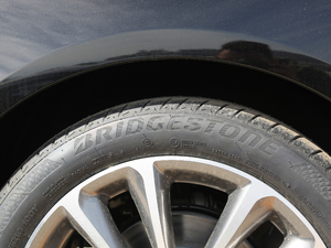 2018Ŀ E 200 L ݆̥Ʒ