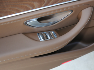 2018Ŀ E 200 L п؅^