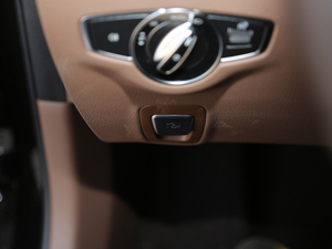 2018Ŀ E 200 L v܇(ch)Ƅ(dng)