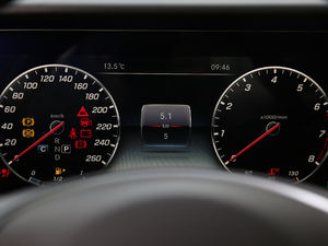 2018Ŀ E 200 L п؅^