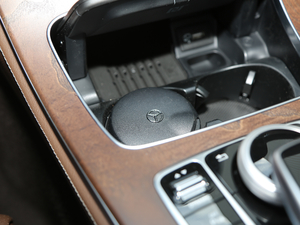 2018Ŀ E 200 L п؅^