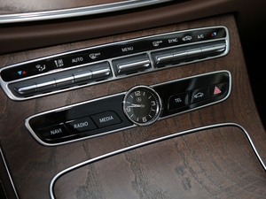 2018Ŀ E 200 L п؅^(q)