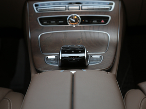 2018Ŀ E 200 L п؅^(q)