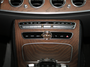 2018Ŀ E 200 L п؅^(q)