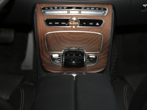 2018Ŀ E 200 L п؅^(q)