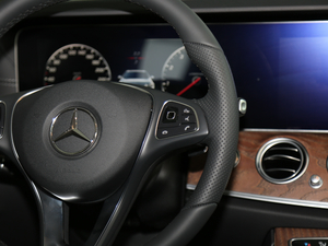 2018Ŀ E 200 L п؅^(q)