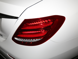 2018Ŀ E 300 L A (ji)^