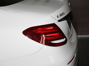 2018Ŀ E 300 L A (ji)^