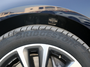 2018Ŀ E 300 L A ݆̥Ʒ