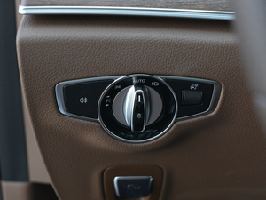 2018Ŀ E 300 L A п؅^