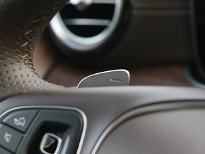 2018Ŀ E 300 L A п؅^(q)