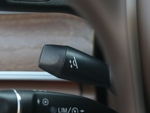 2018Ŀ E 300 L A п؅^(q)