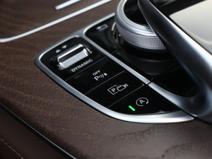 2018Ŀ E 300 L A п؅^(q)