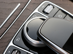 2018Ŀ E 300 L A п؅^