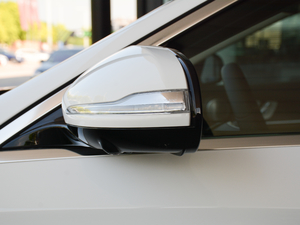 2018Ŀ E 300 L \ӺA ^