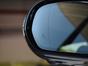 2018Ŀ E 300 L \ӺA ^