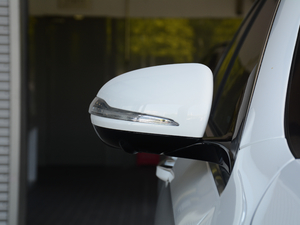 2018Ŀ E 300 L \ӺA ^