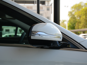 2018Ŀ E 300 L \ӺA ^