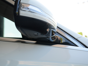 2018Ŀ E 300 L \ӺA ^